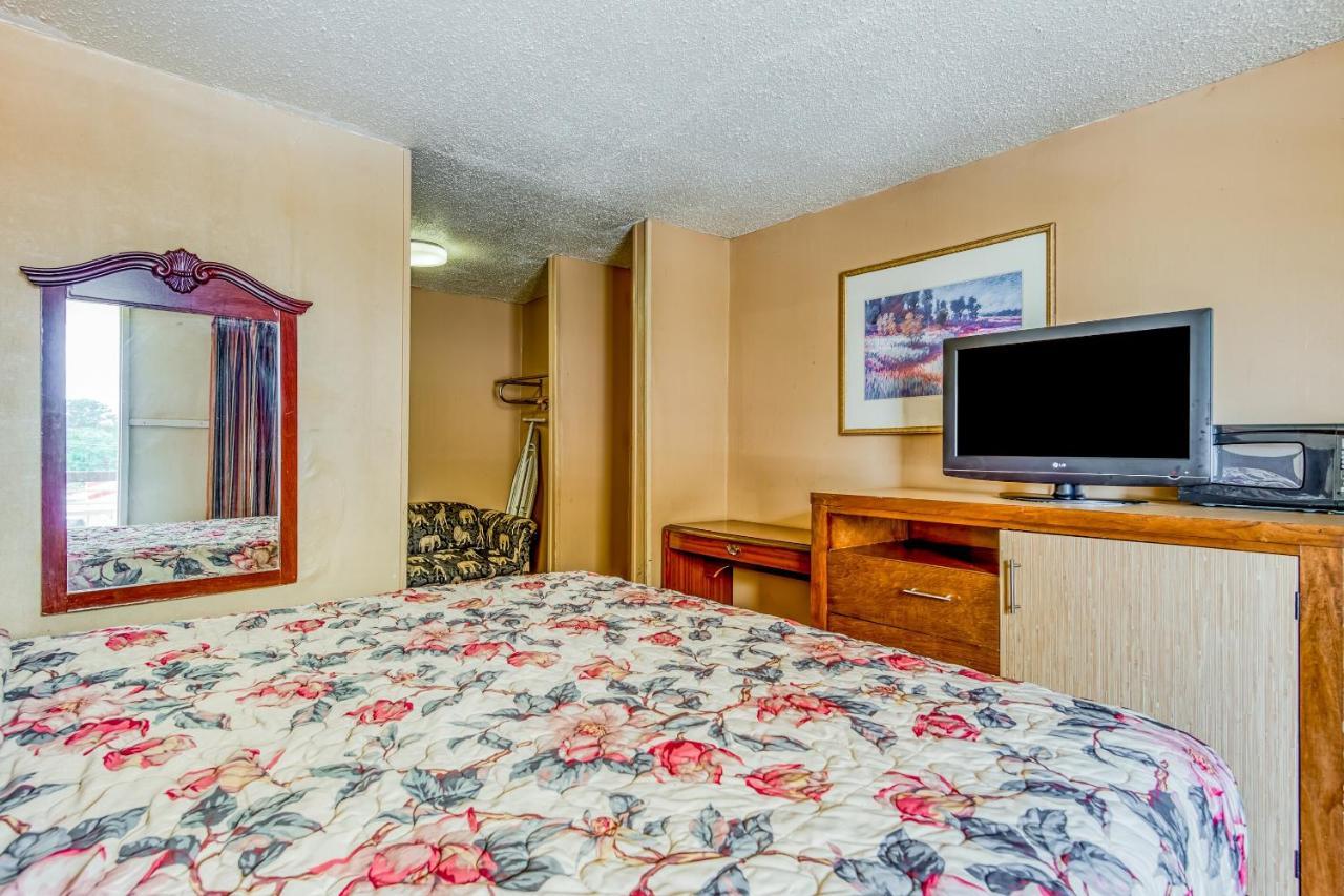 Oyo Hotel Jackson North I-55 Екстер'єр фото