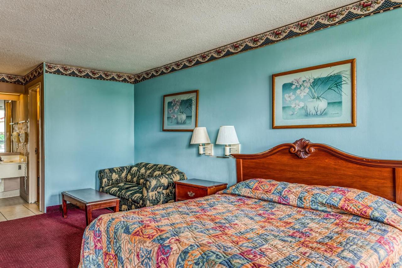 Oyo Hotel Jackson North I-55 Екстер'єр фото