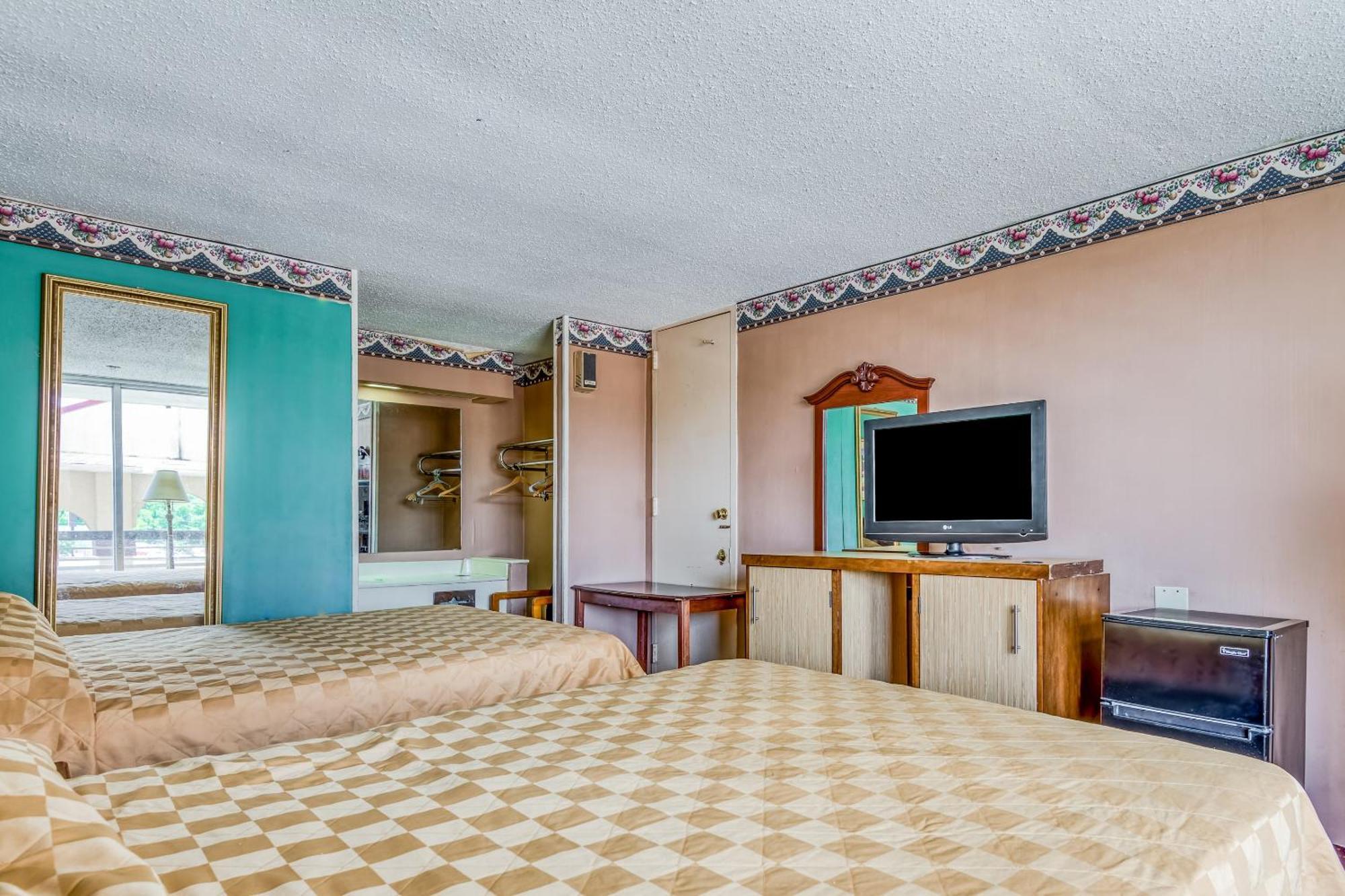 Oyo Hotel Jackson North I-55 Екстер'єр фото