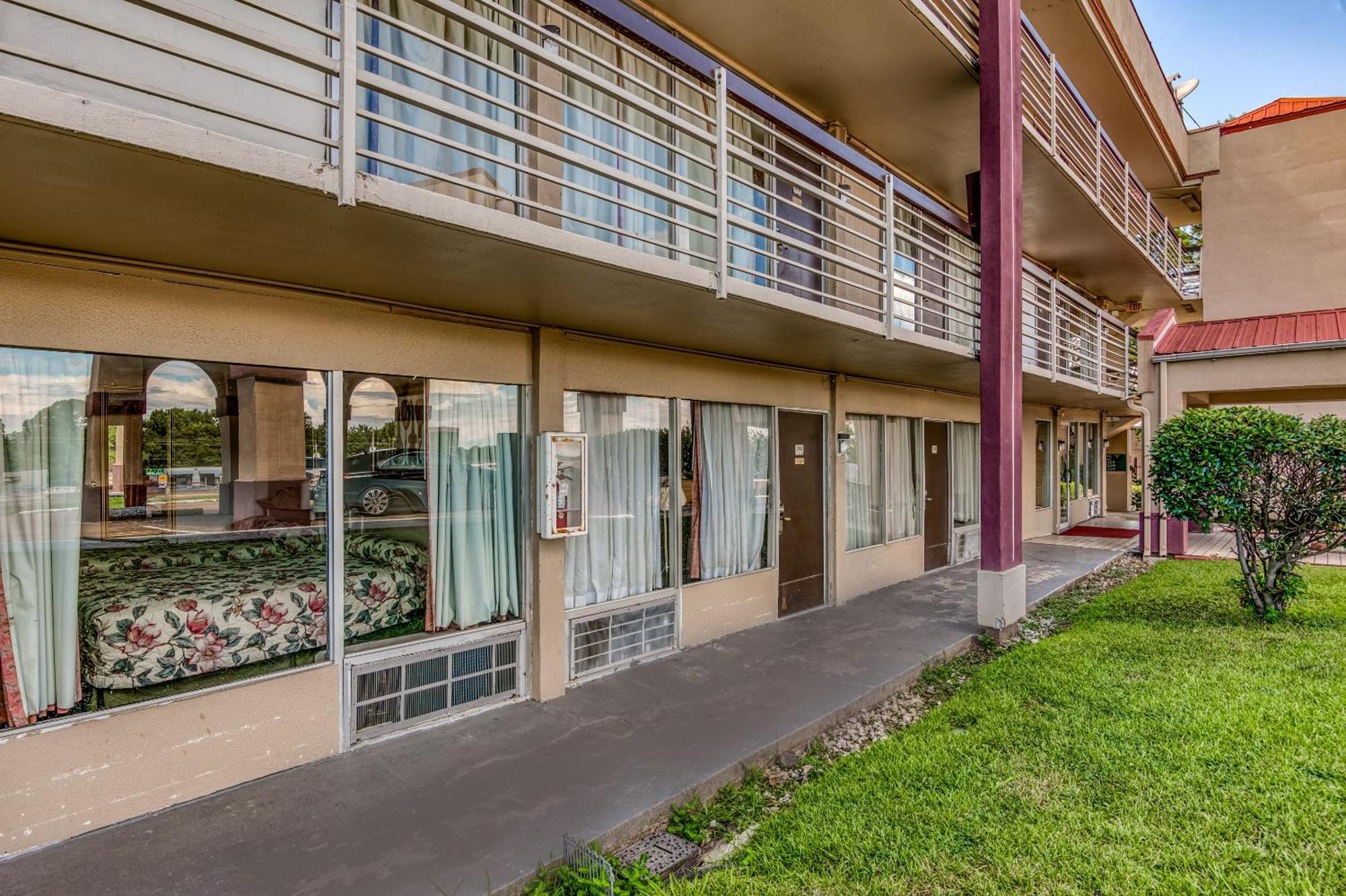 Oyo Hotel Jackson North I-55 Екстер'єр фото